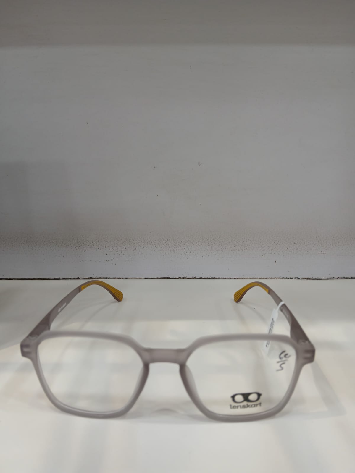 EYEGLASS - Tan Thumbnail
