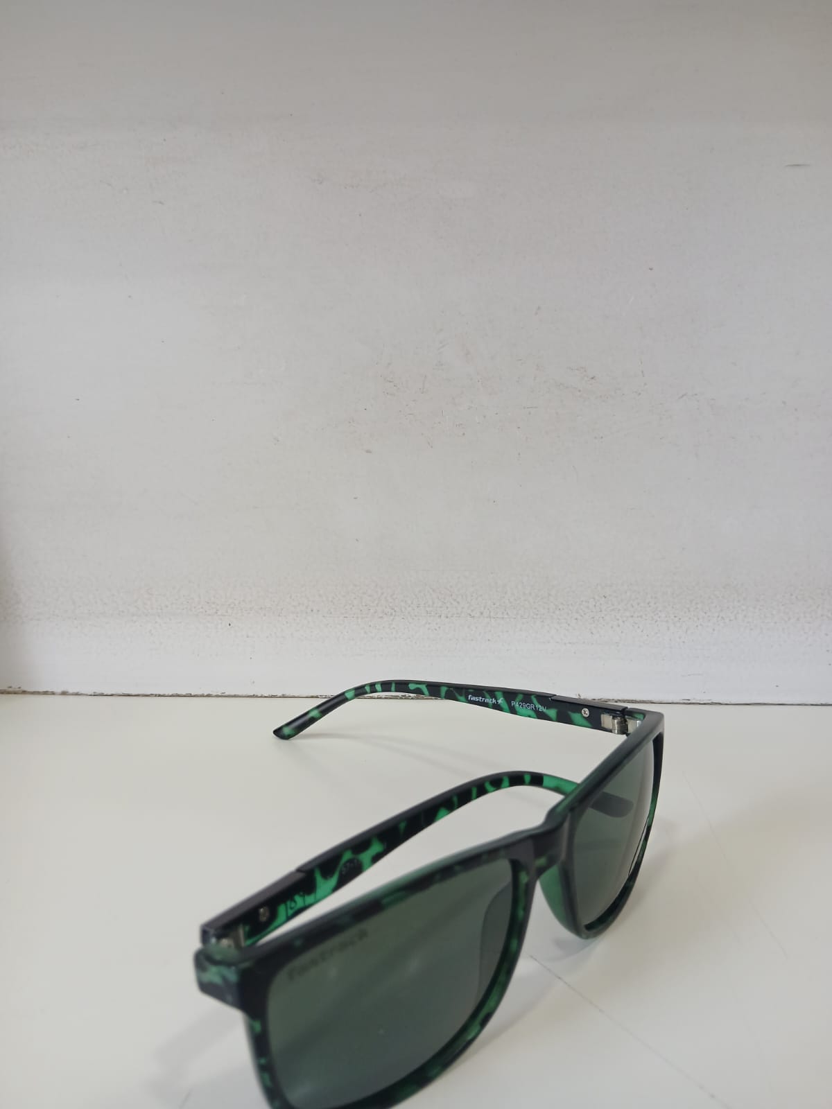 sunglasses - Green Thumbnail