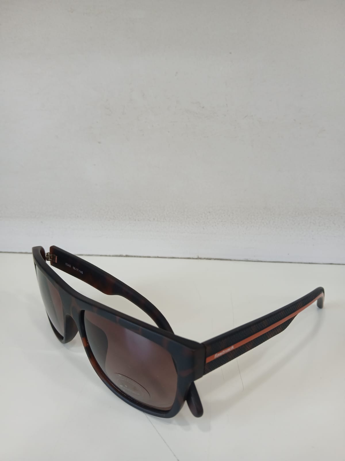 sunglasses - Brown Thumbnail