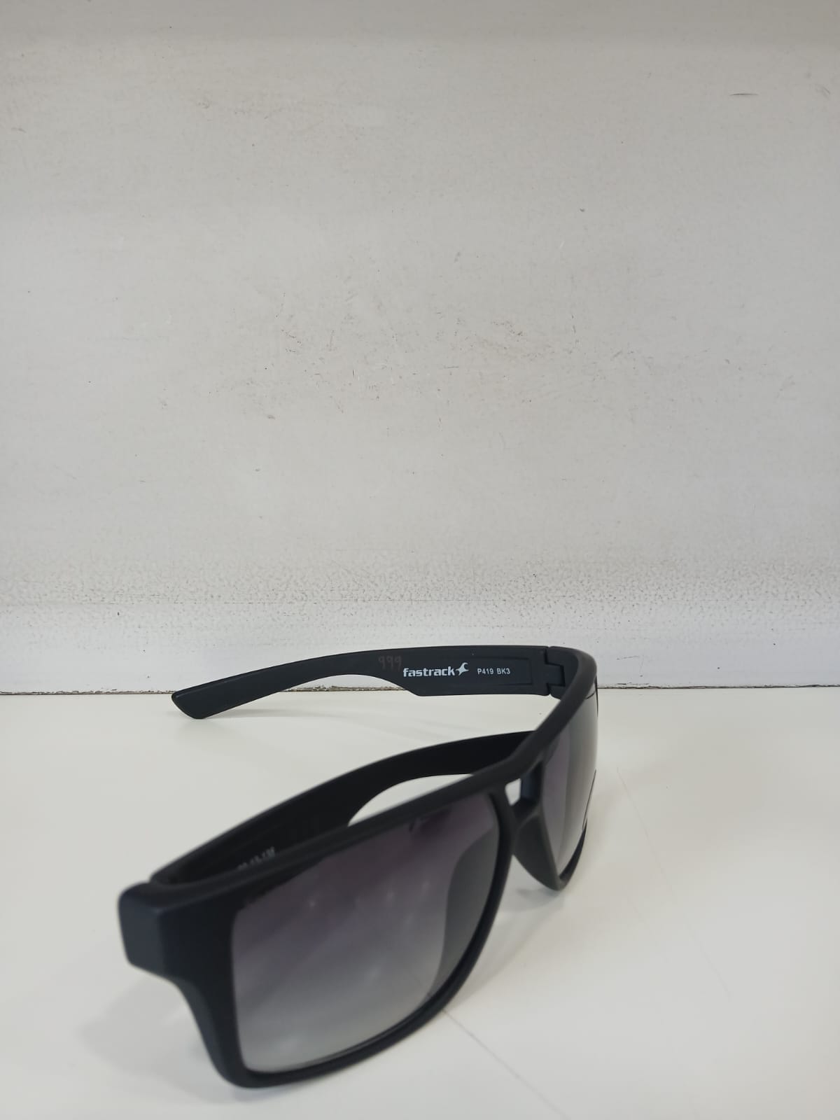 sunglasses - Black Thumbnail