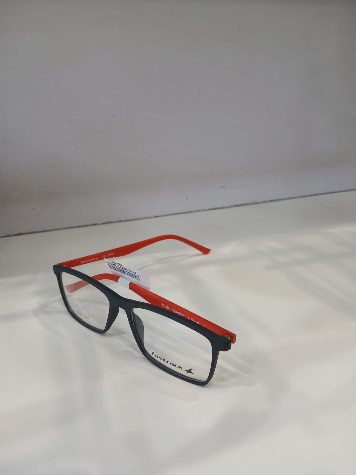 EYEGLASS - Black Thumbnail
