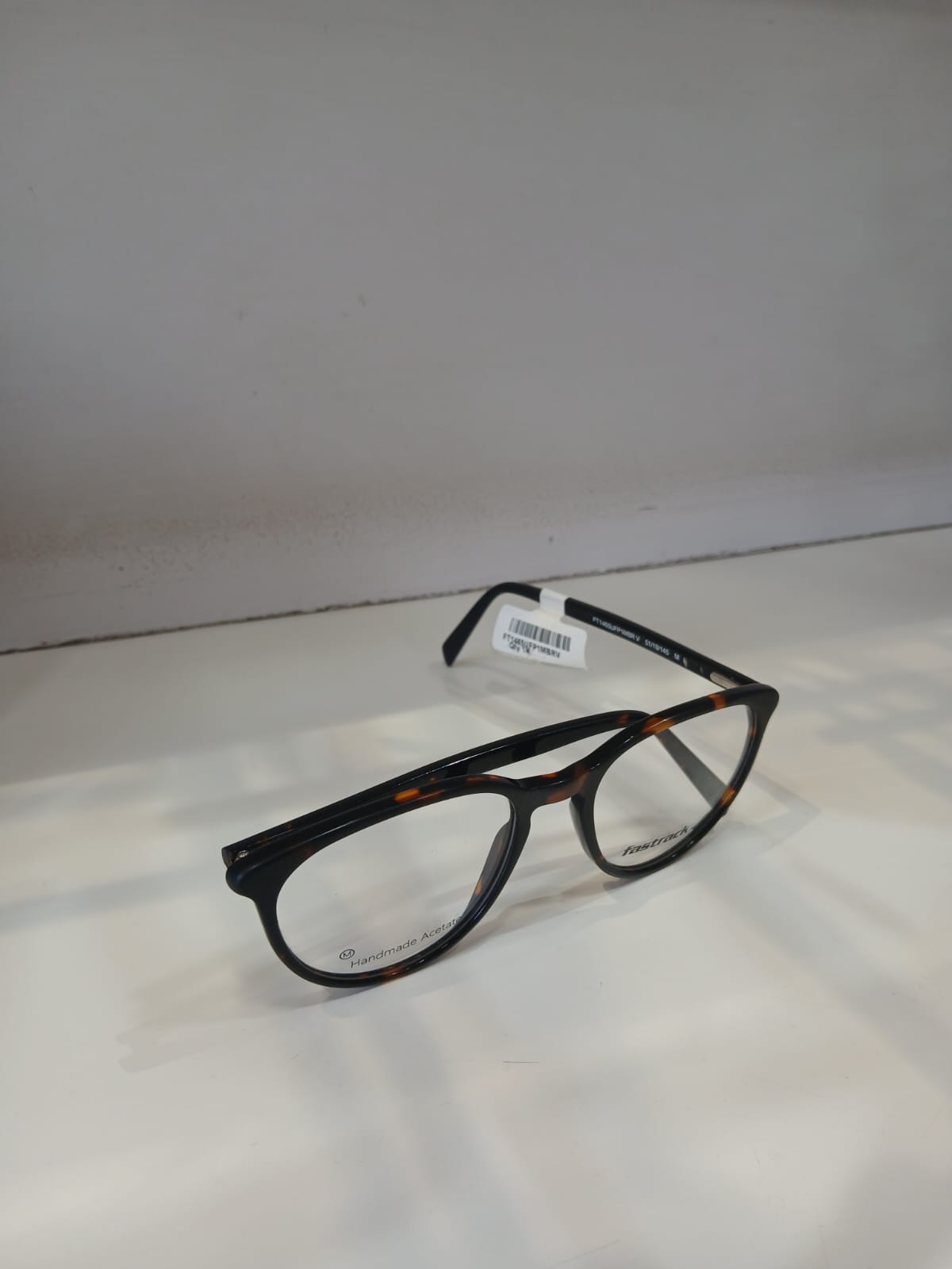 EYEGLASS