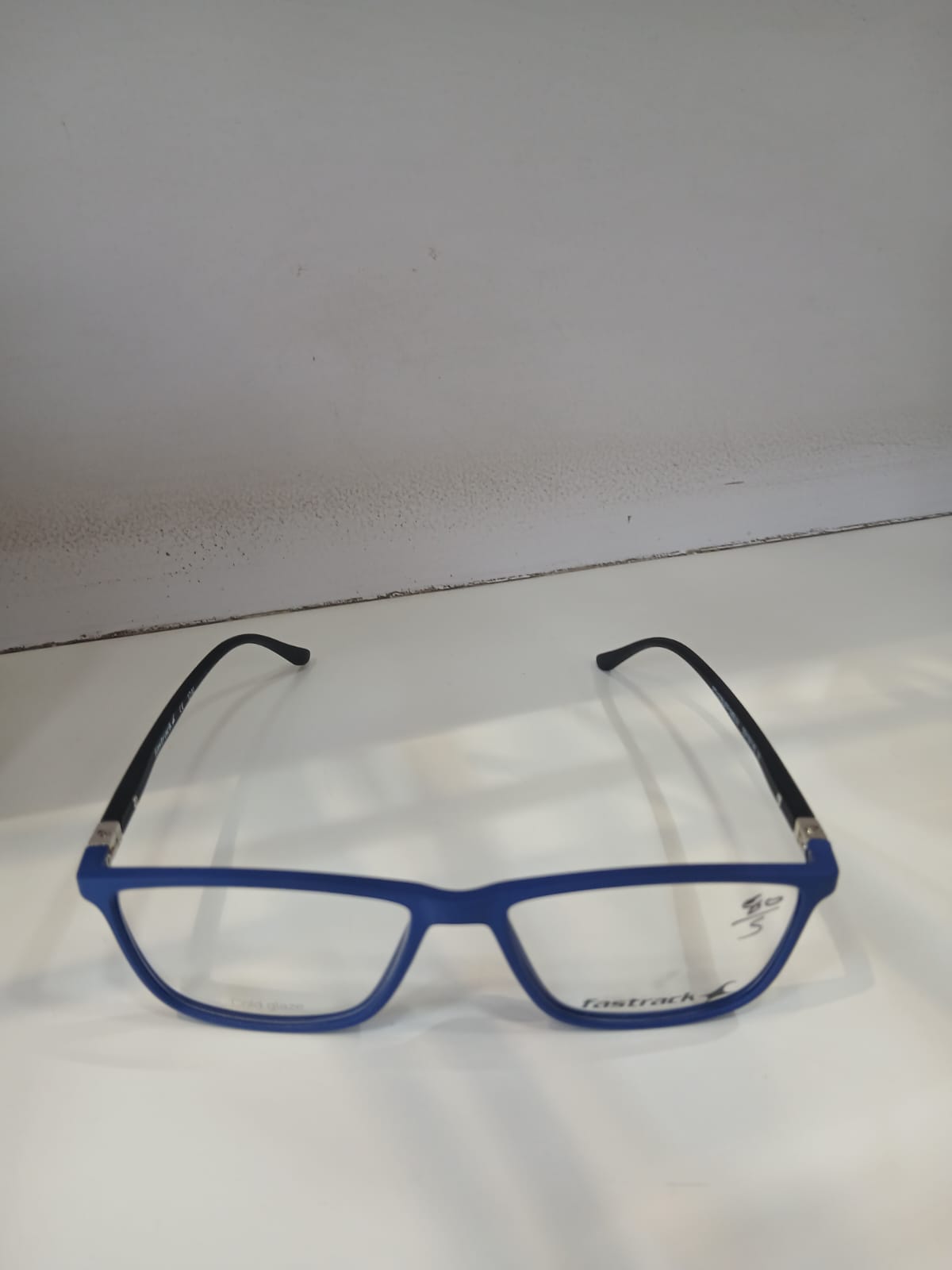 EYEGLASS - Blue Thumbnail
