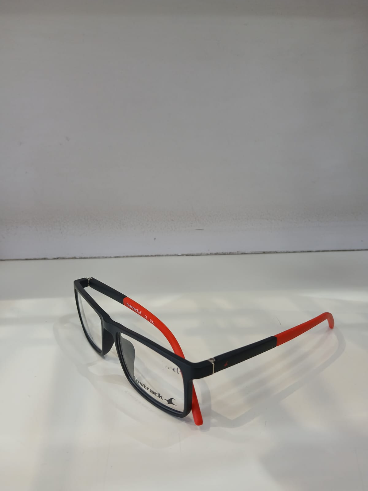 EYEGLASS