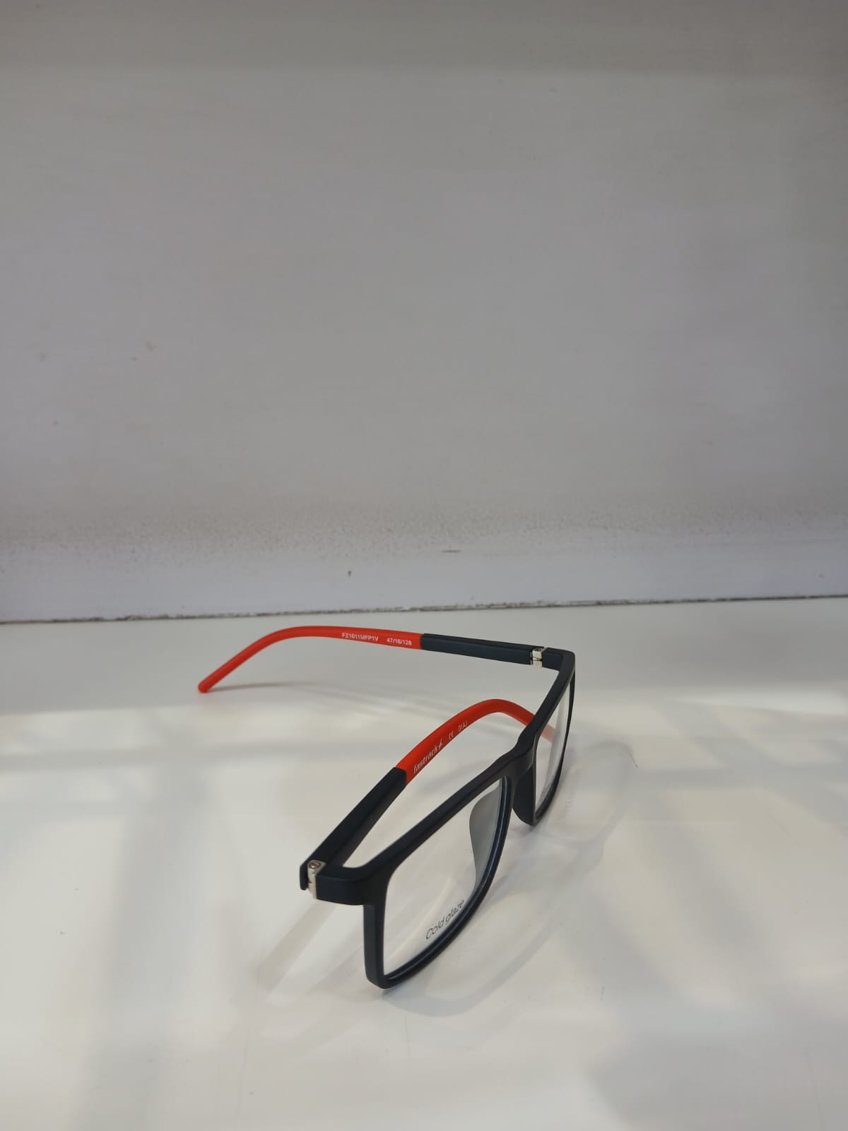 EYEGLASS - Black Thumbnail