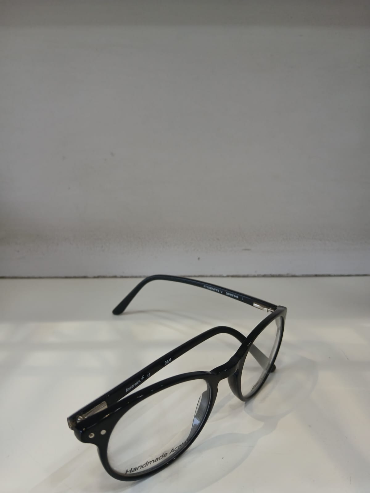 EYEGLASS