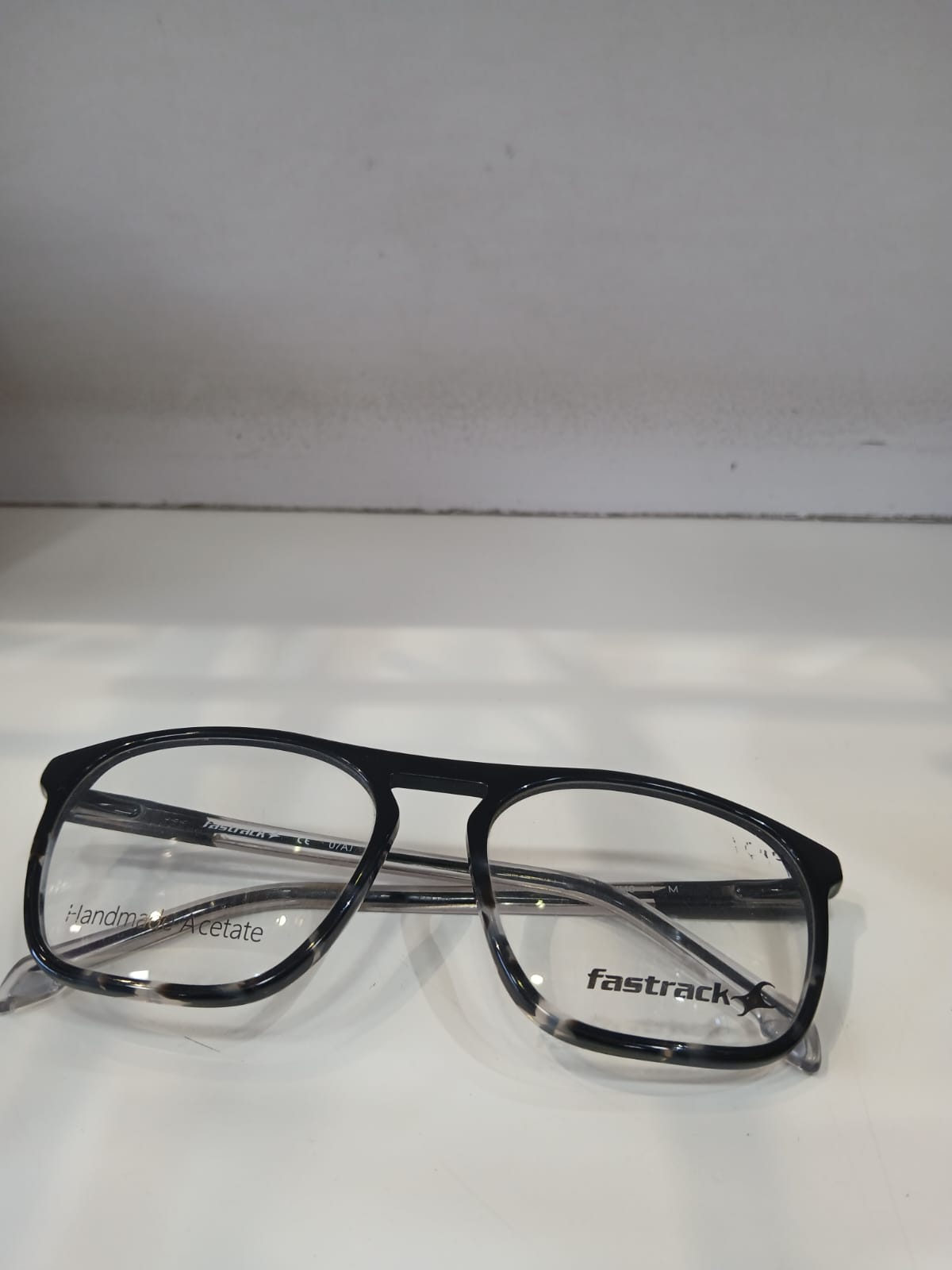 EYEGLASS