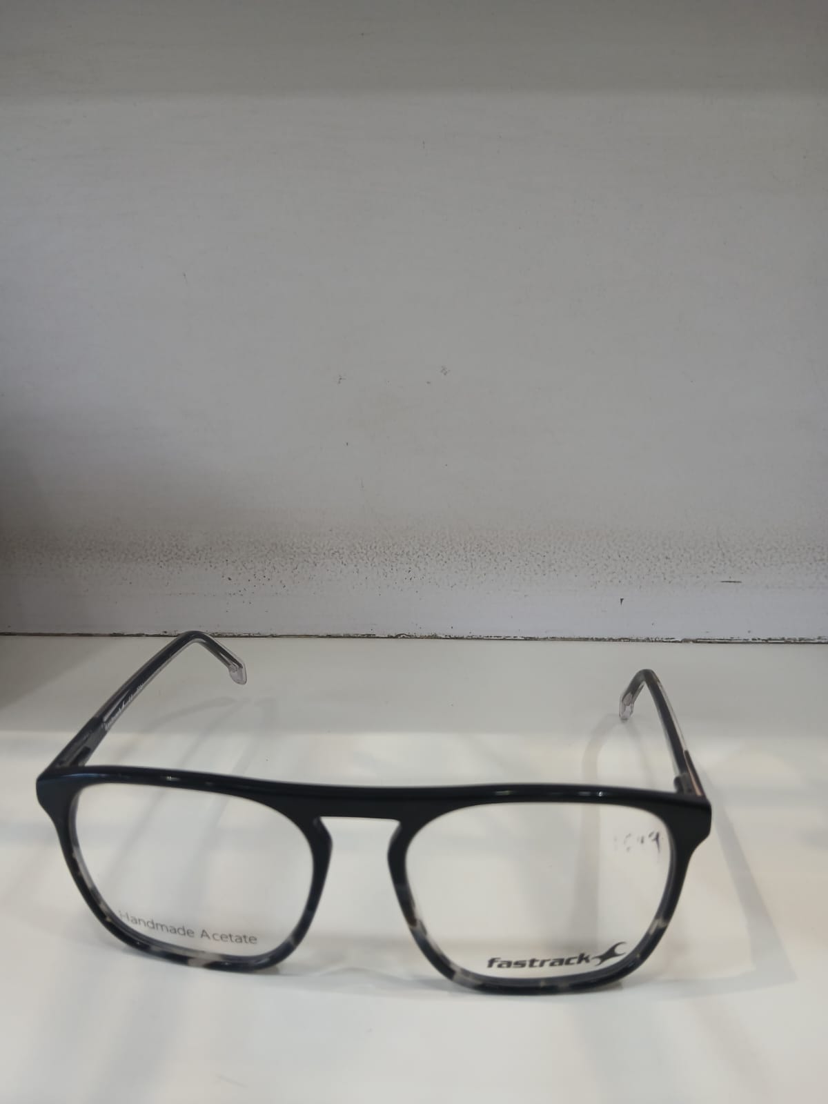 EYEGLASS - Black Thumbnail