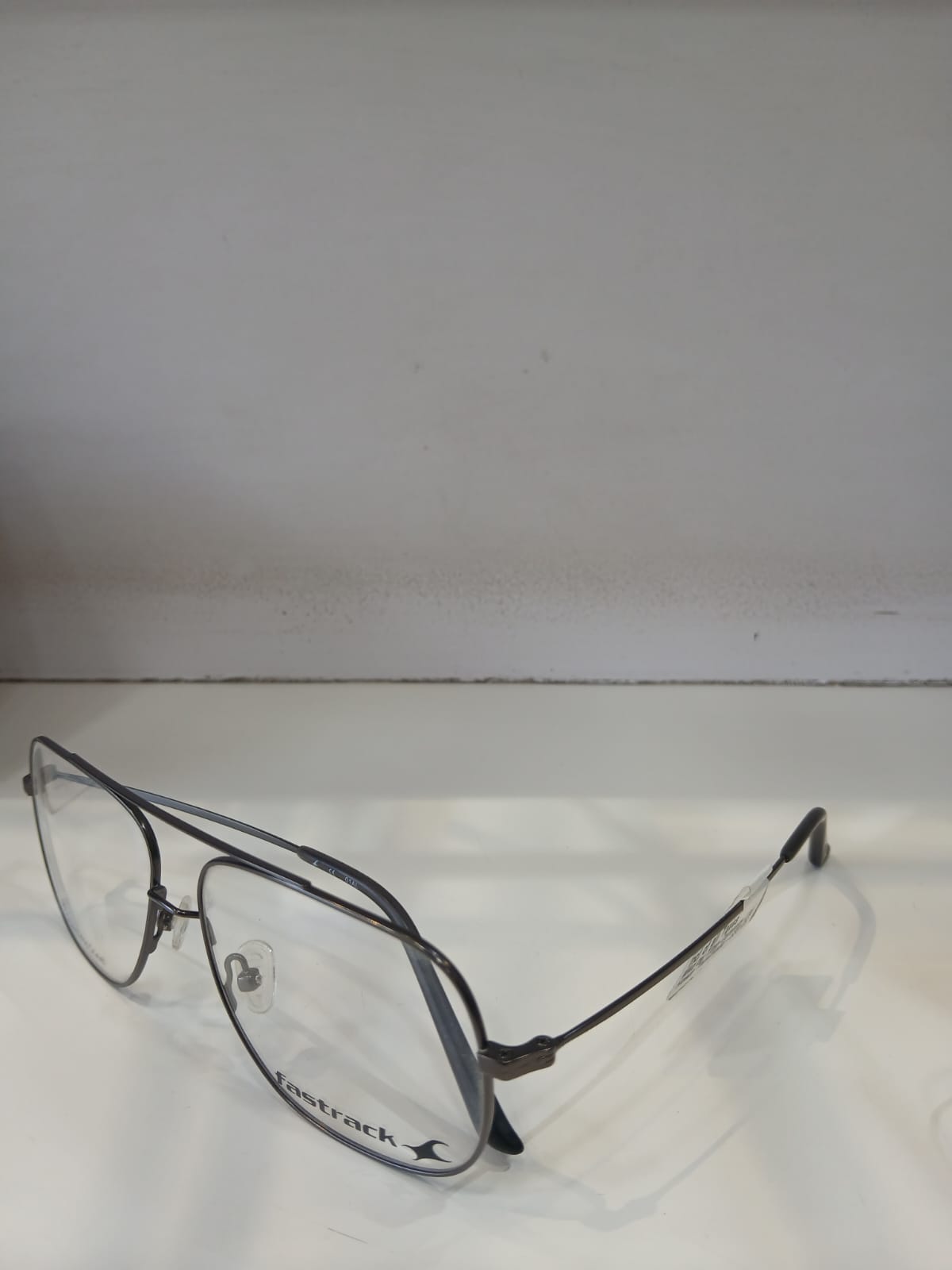 EYEGLASS - Gray Thumbnail