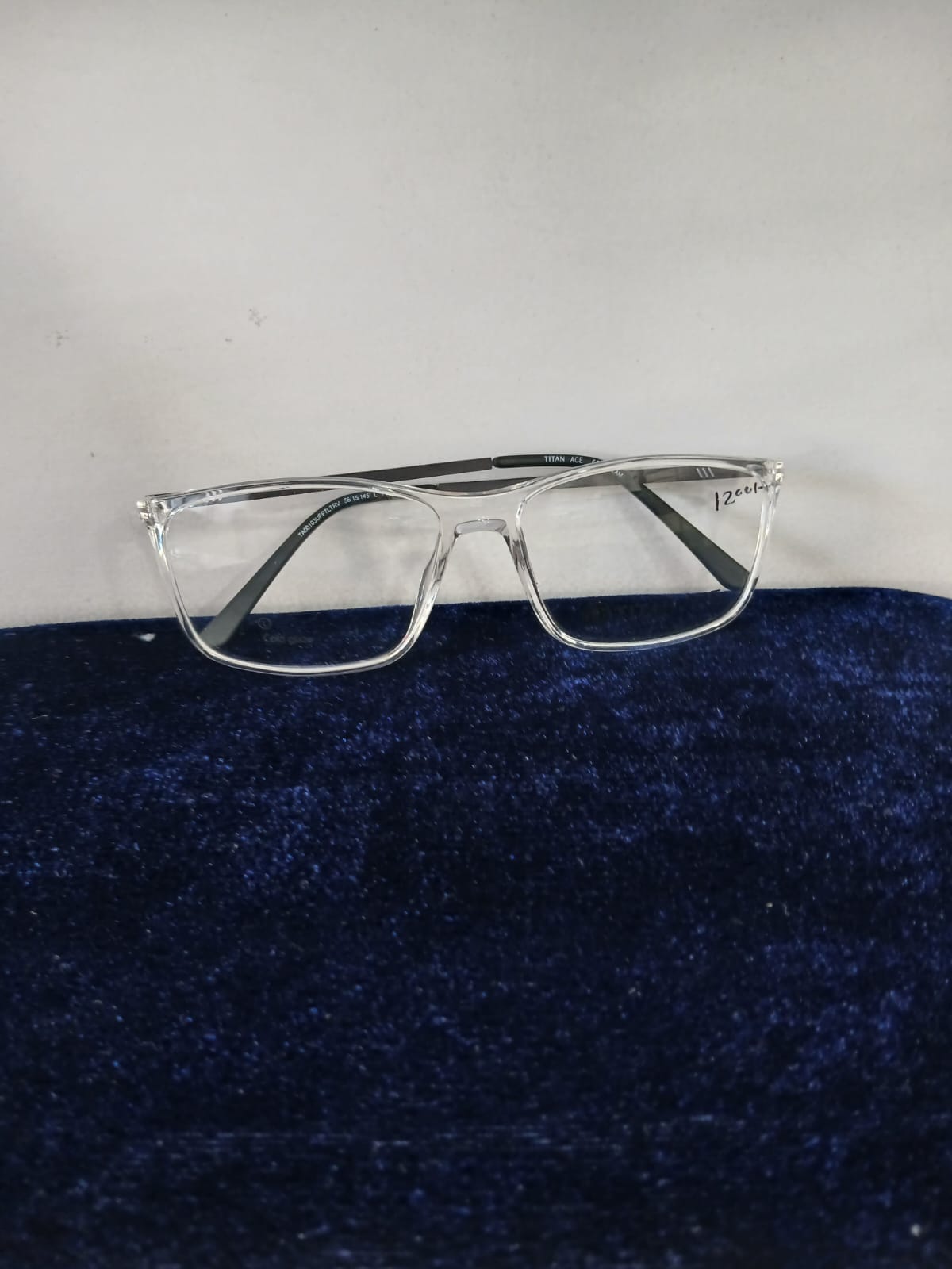 EYEGLASS - White Thumbnail