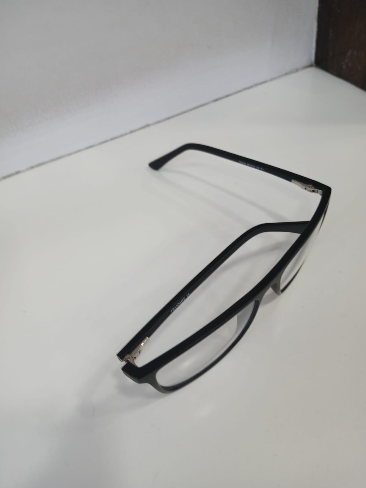 EYEGLASS - Black