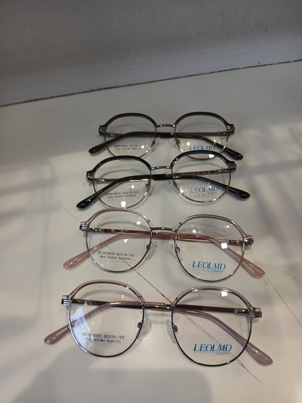 EYEGLASS