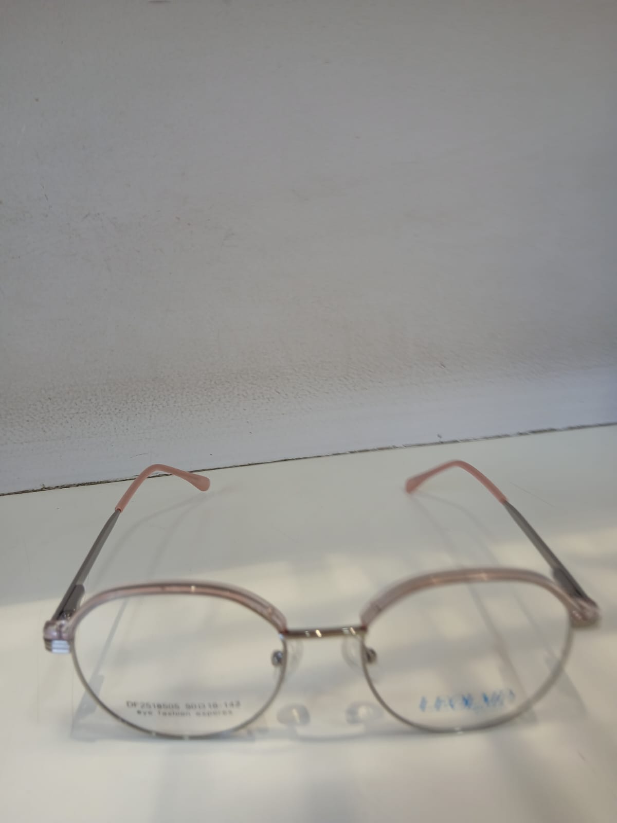 EYEGLASS - Pink Thumbnail