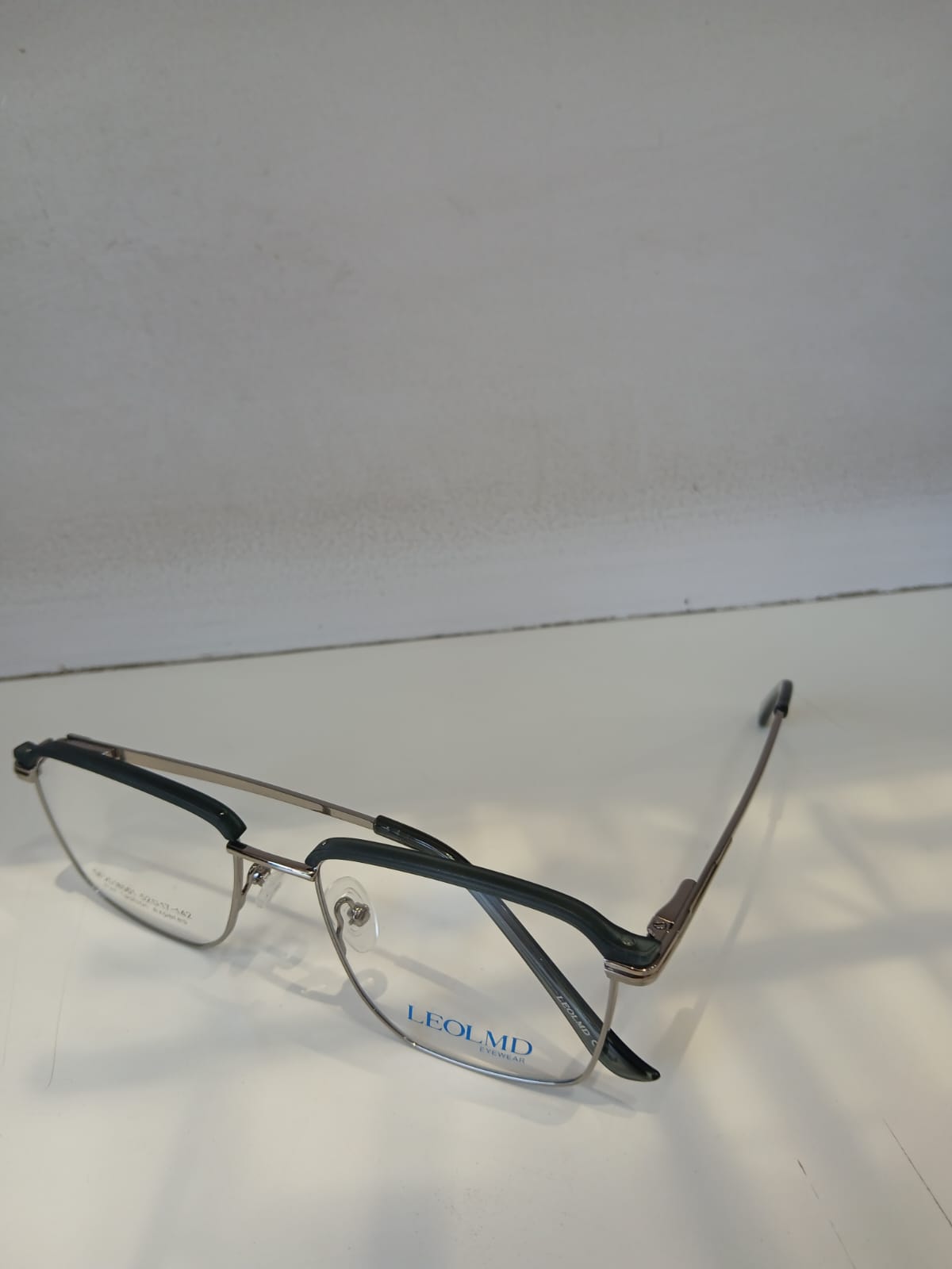 EYEGLASS - Black