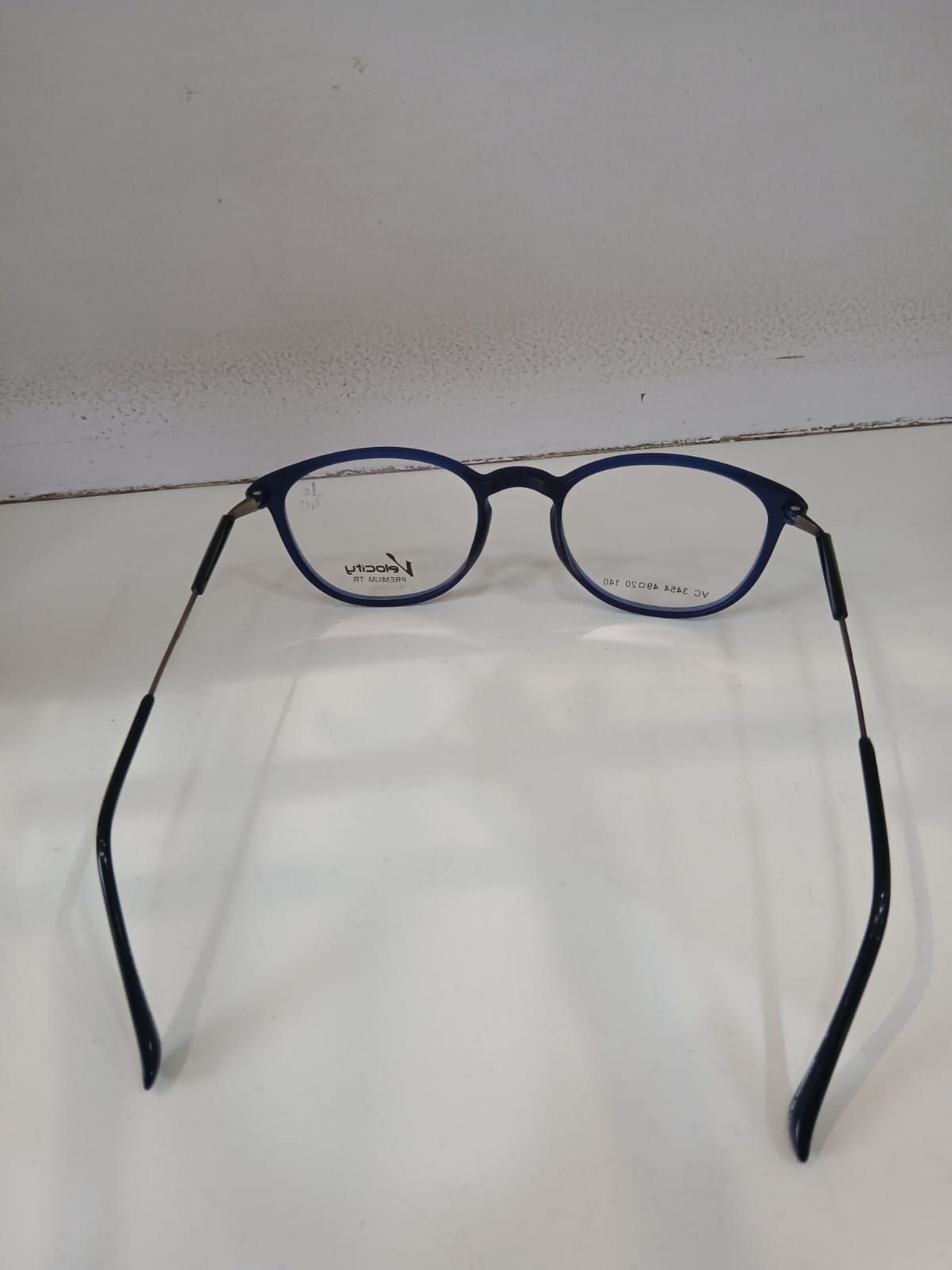 EYEGLASS - Blue Thumbnail