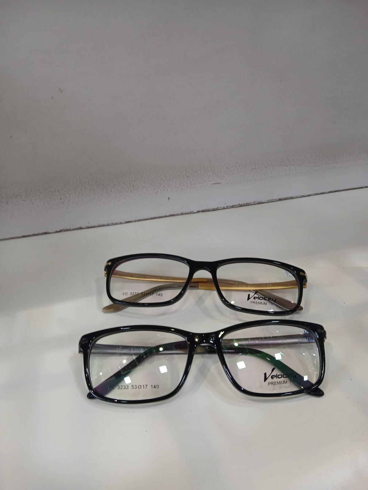 EYEGLASS