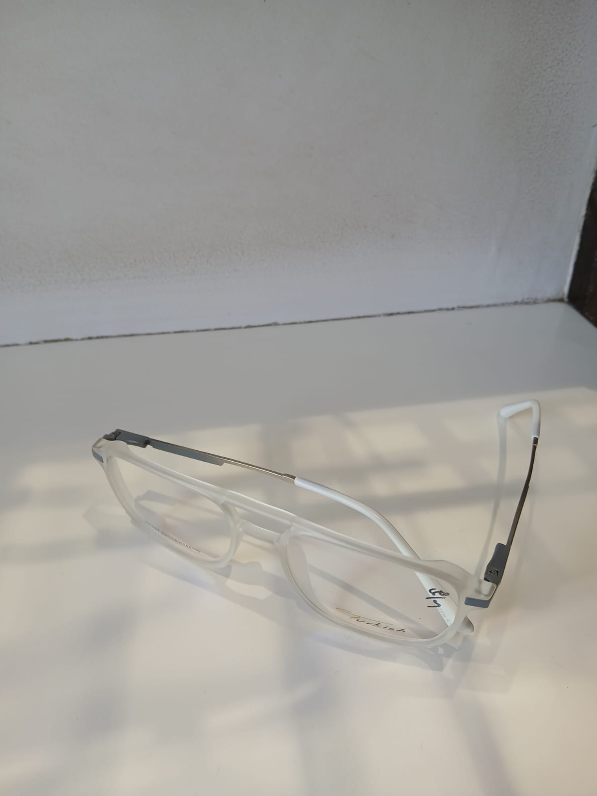 EYEGLASS - White Thumbnail