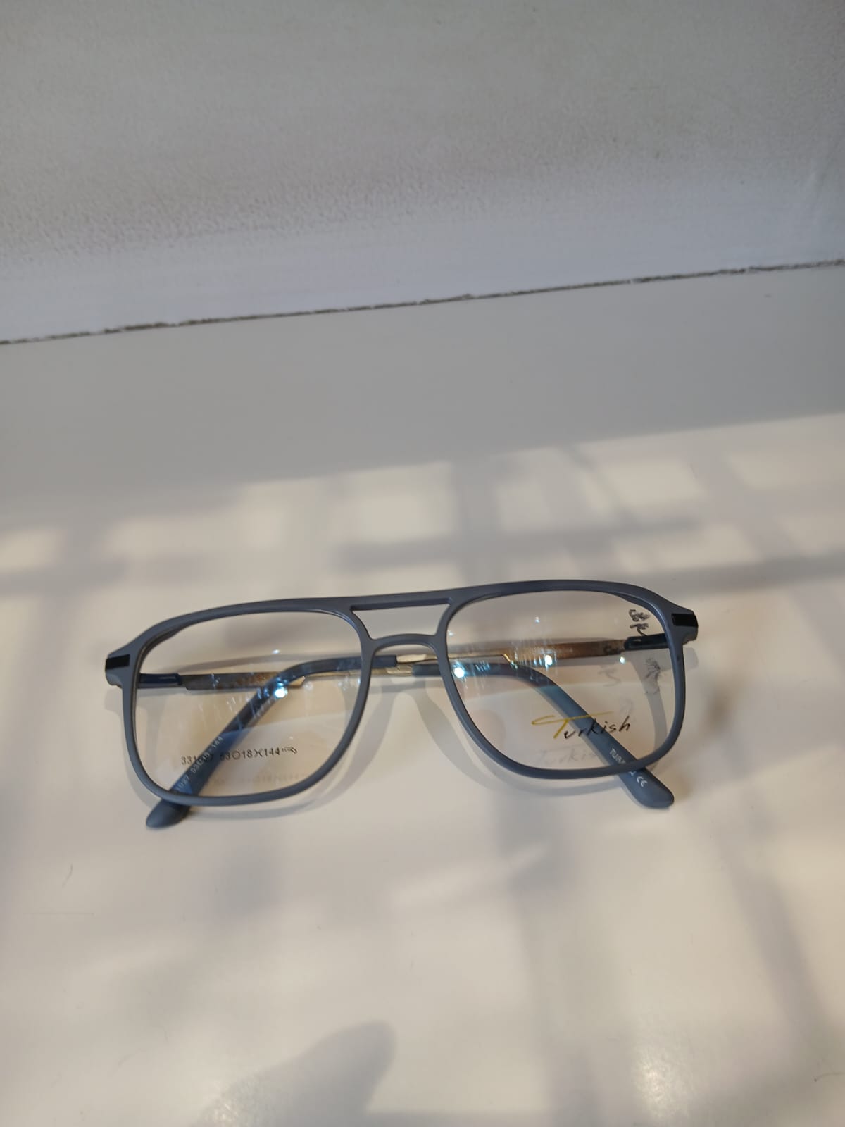 EYEGLASS - Gray