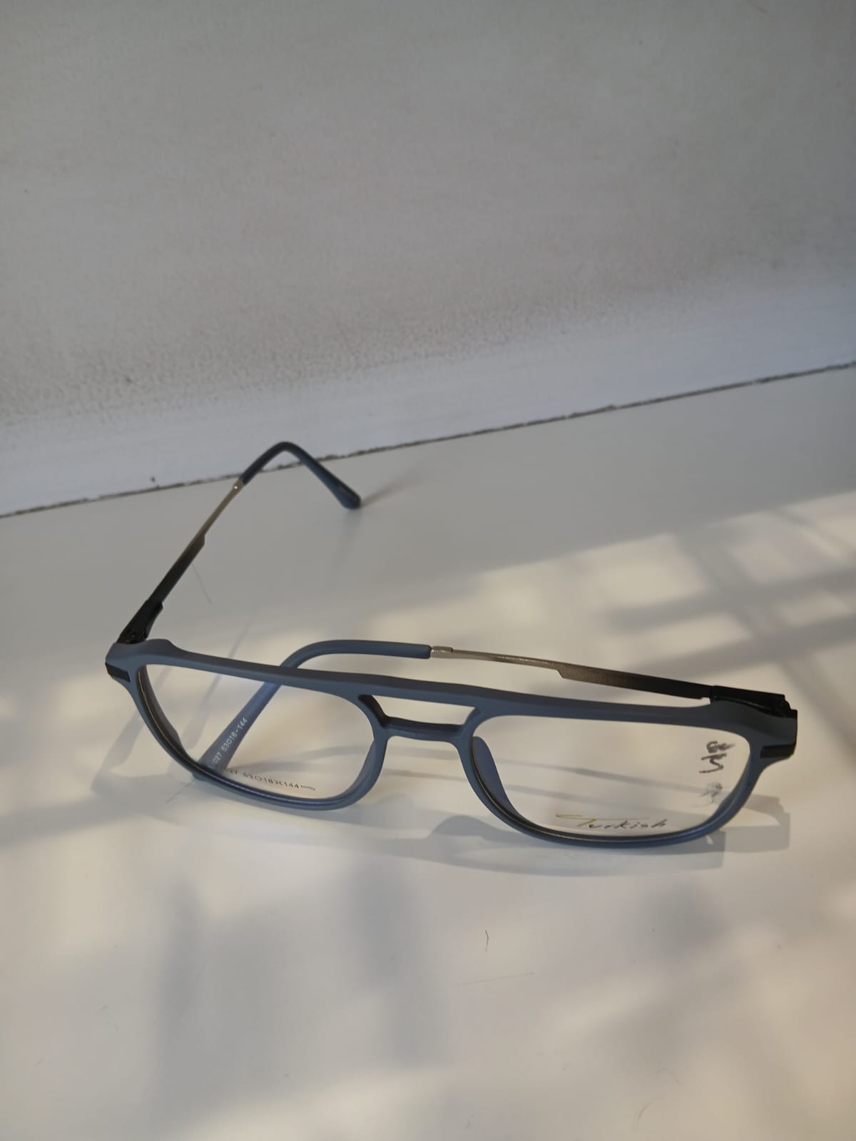 EYEGLASS - Gray Thumbnail