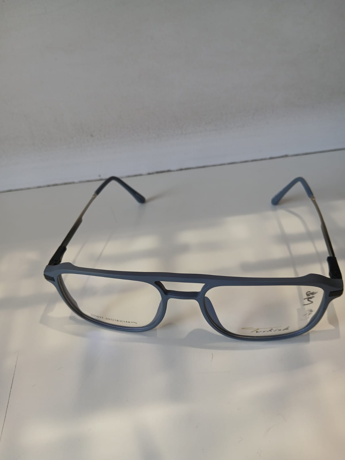 EYEGLASS - Gray Thumbnail