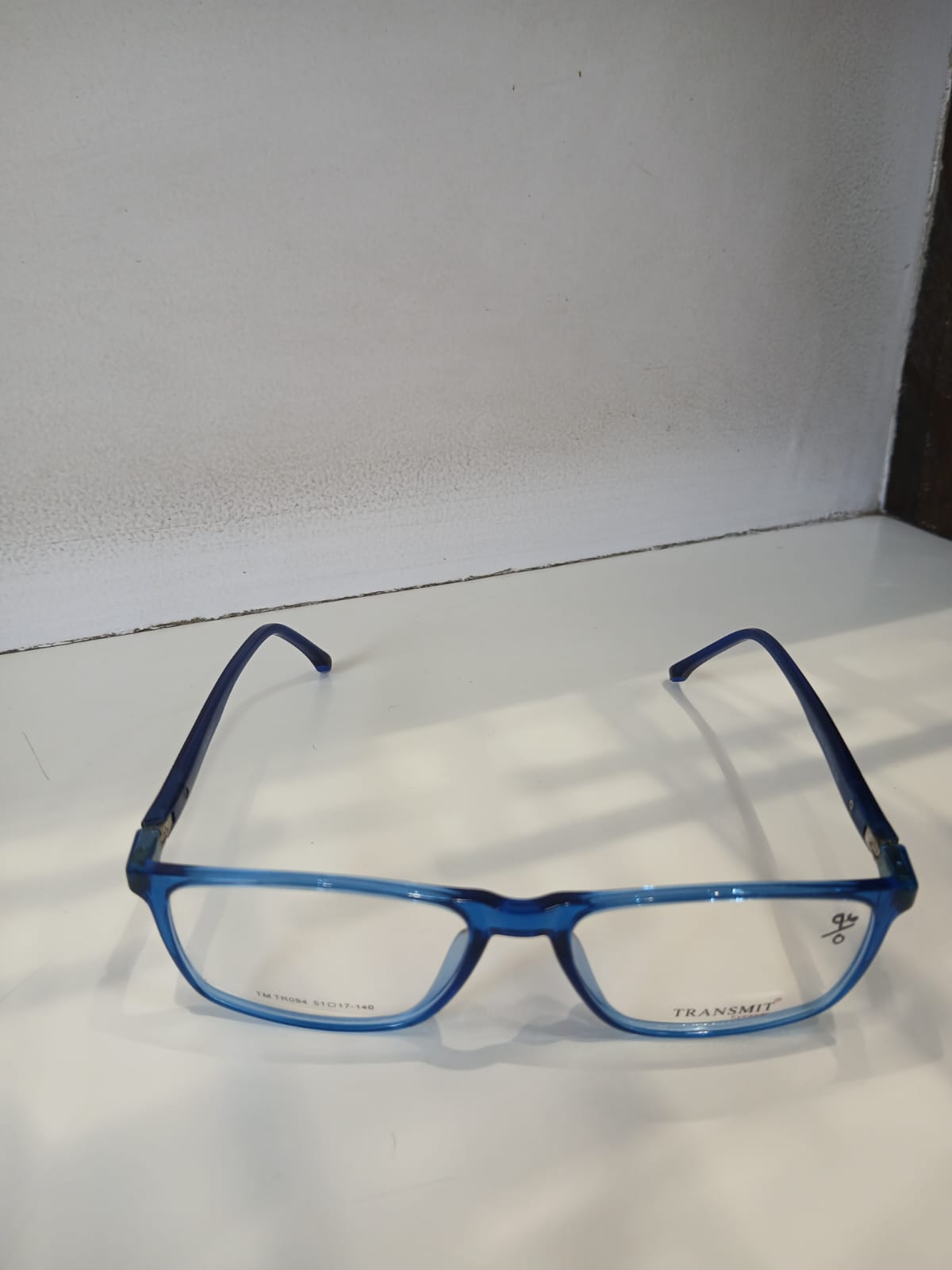 EYEGLASS - Blue Thumbnail