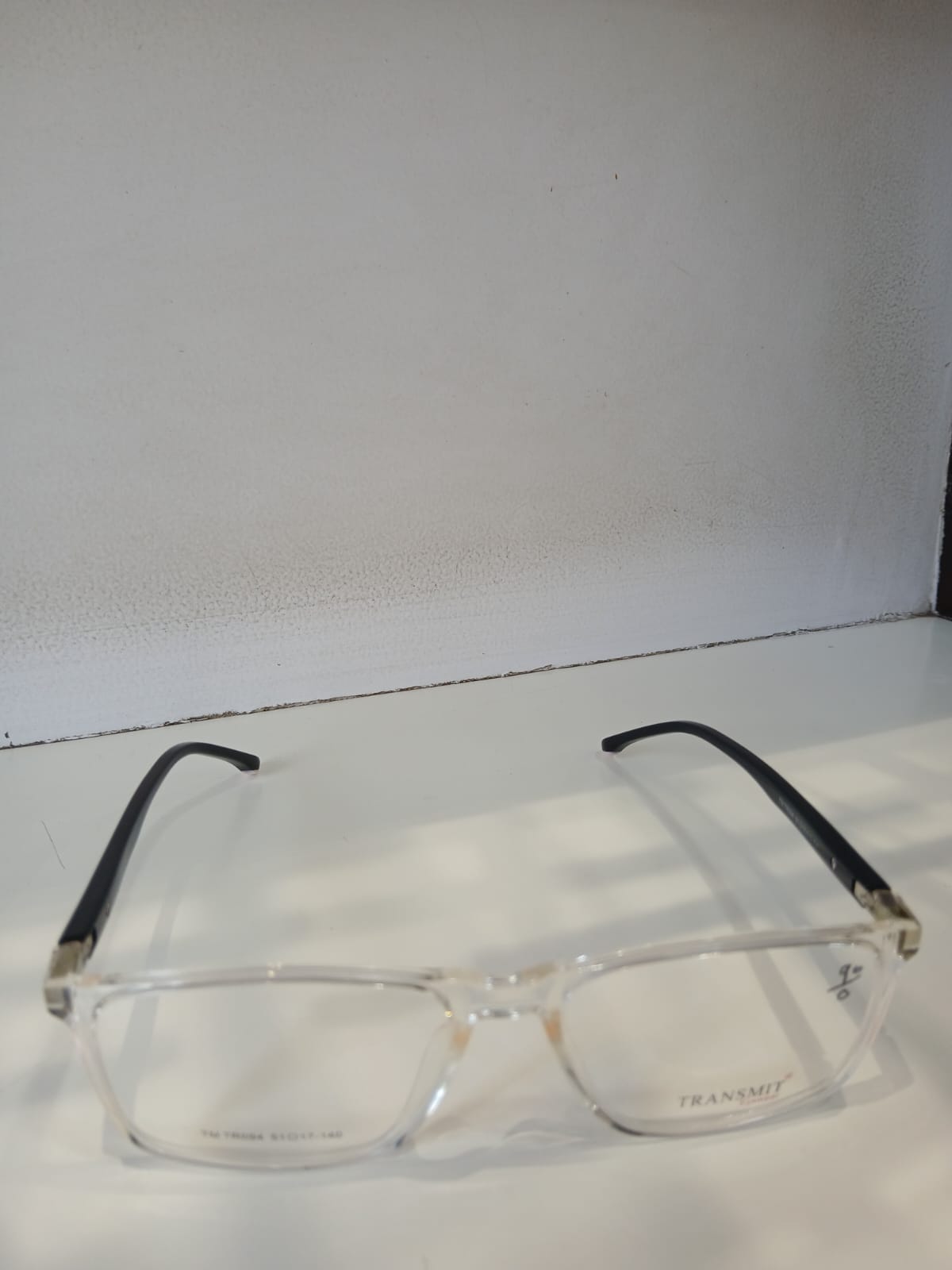 EYEGLASS - White Thumbnail