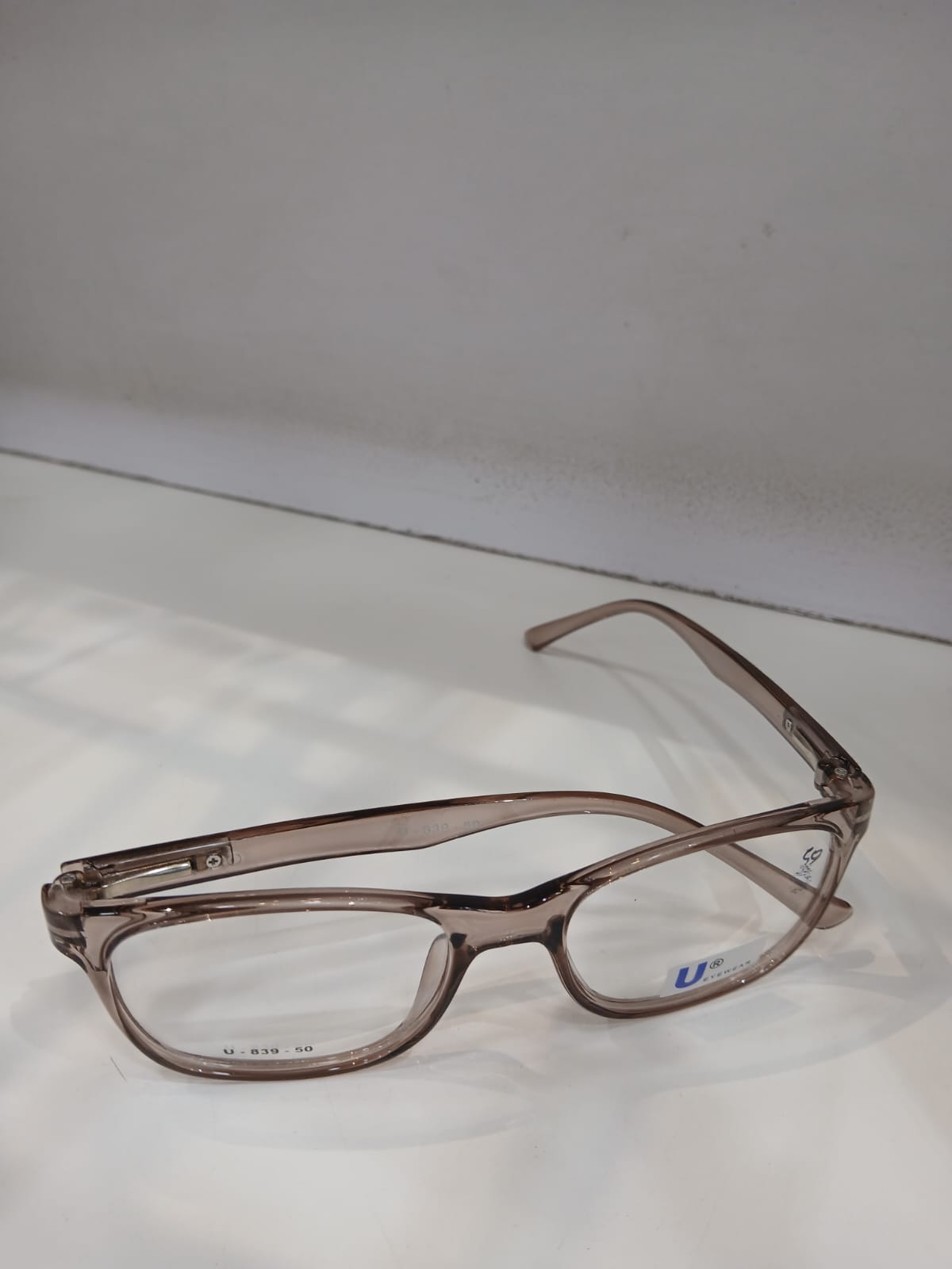 EYEGLASS - Brown