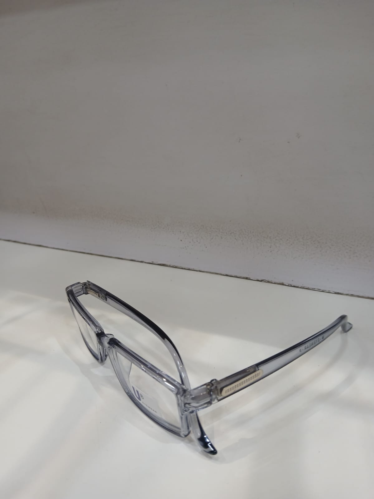 EYEGLASS - Gray Thumbnail