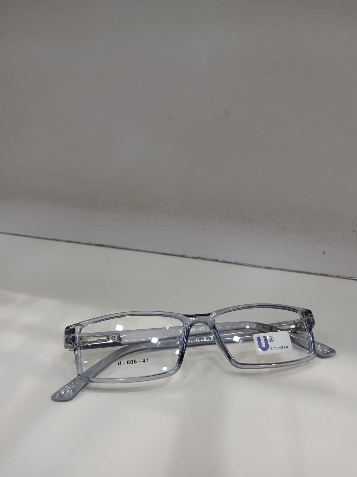 EYEGLASS - Gray Thumbnail