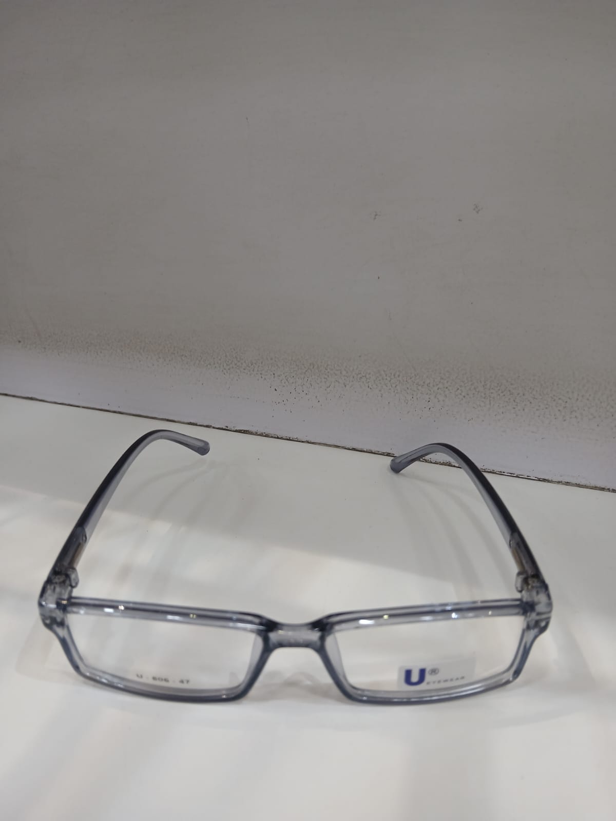 EYEGLASS - Gray Thumbnail