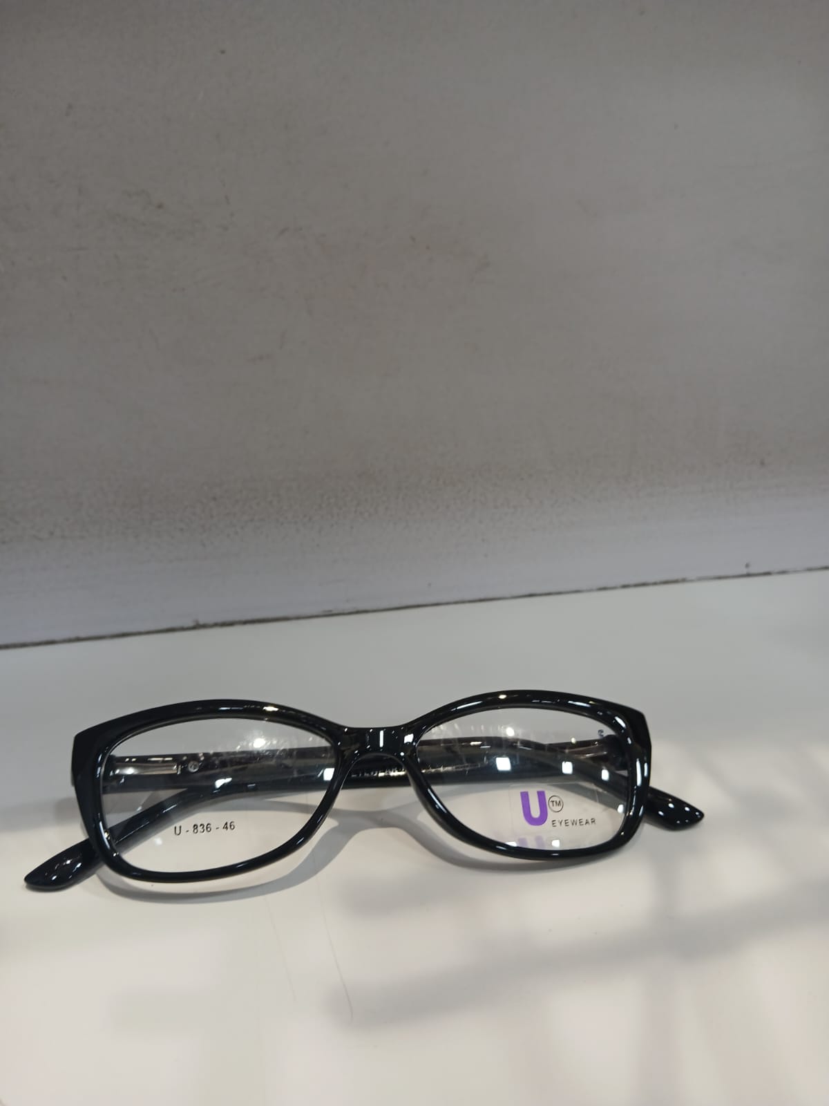 EYEGLASS - Black
