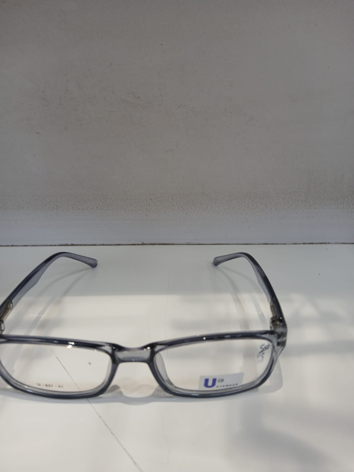 EYEGLASS - Gray Thumbnail
