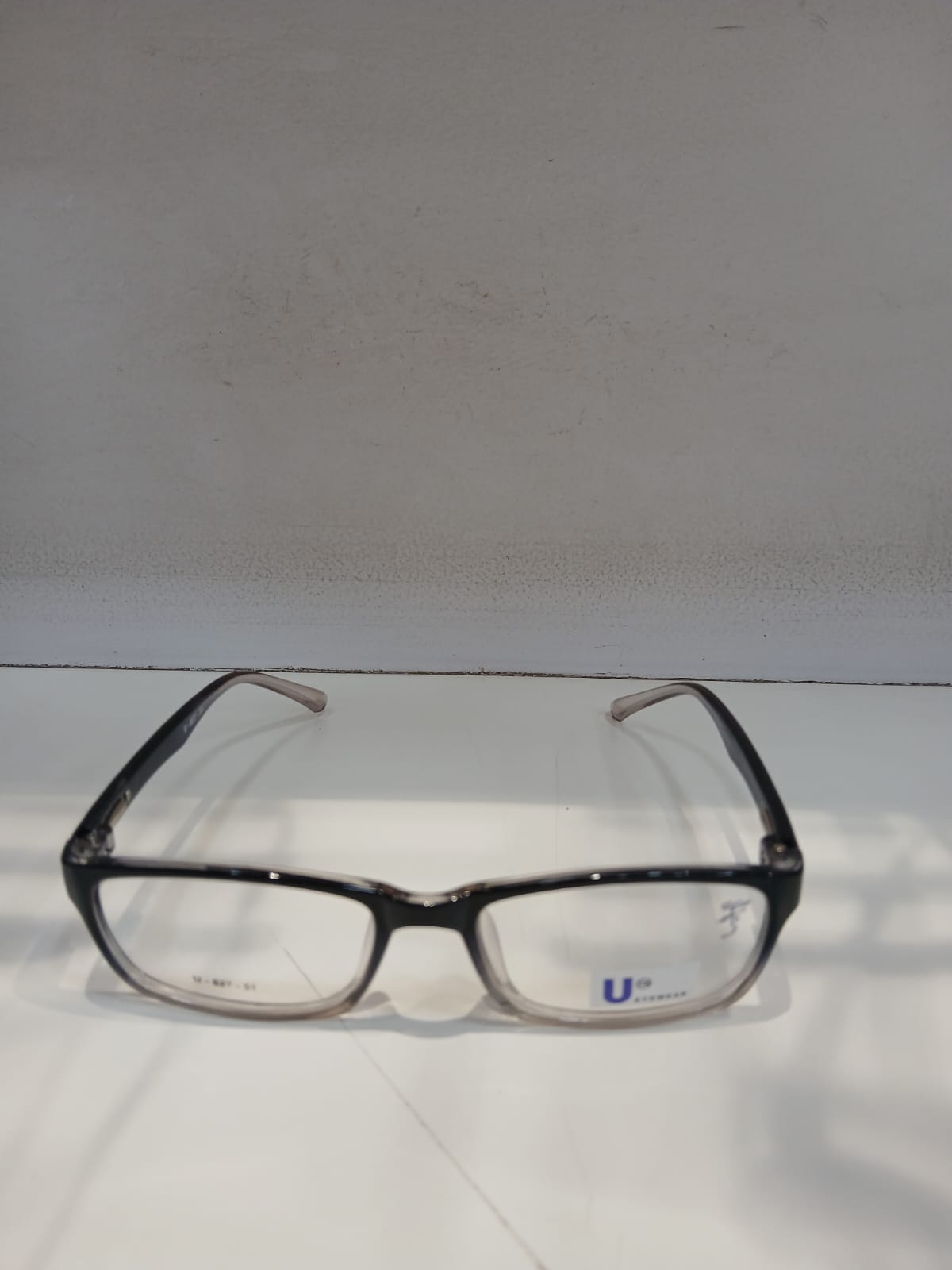 EYEGLASS - Black