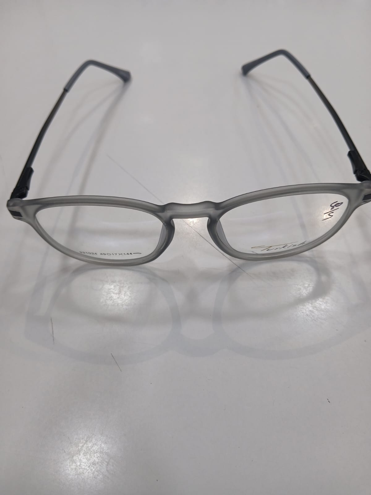 EYEGLASS - Gray Thumbnail