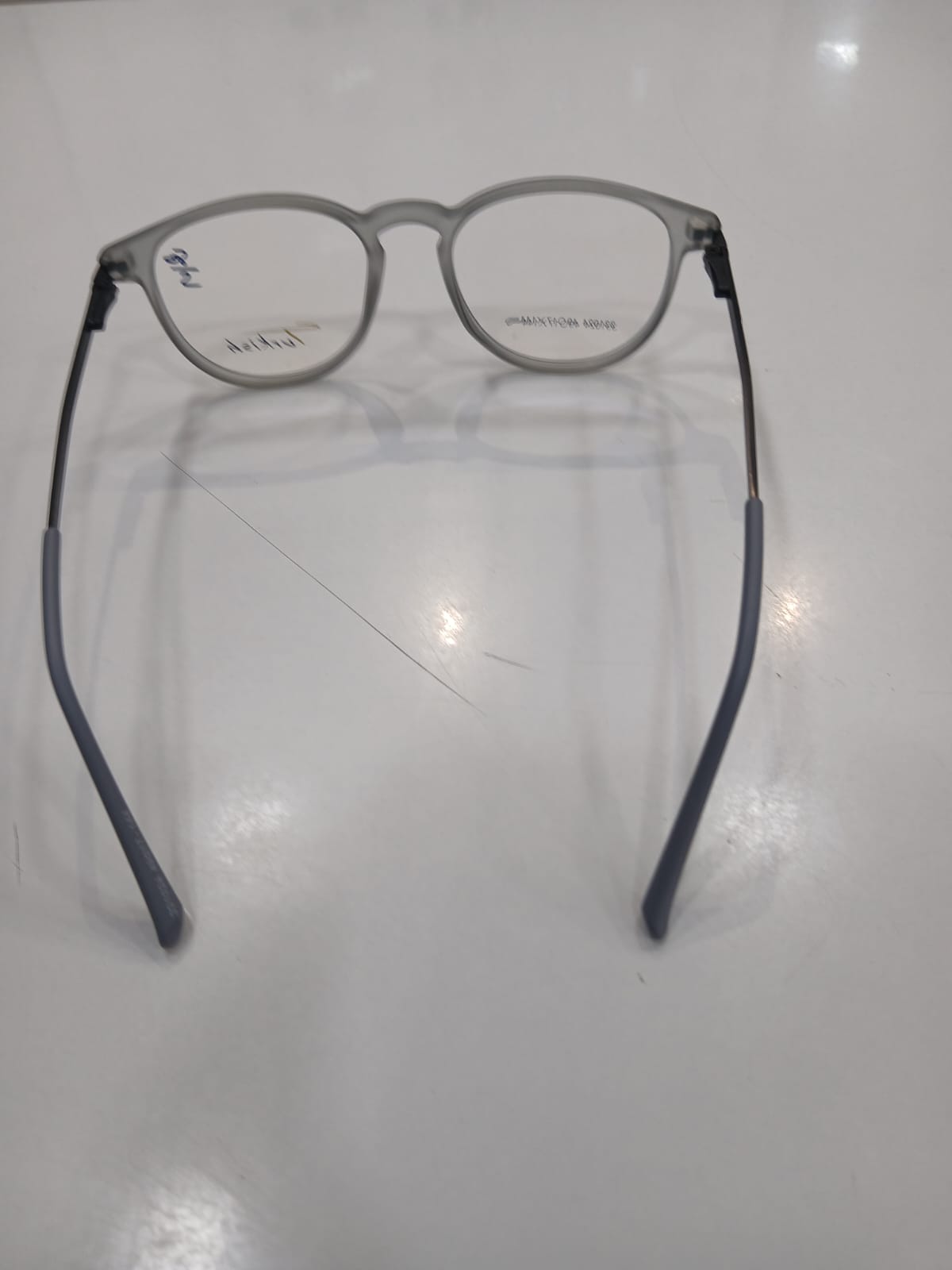 EYEGLASS - Gray Thumbnail