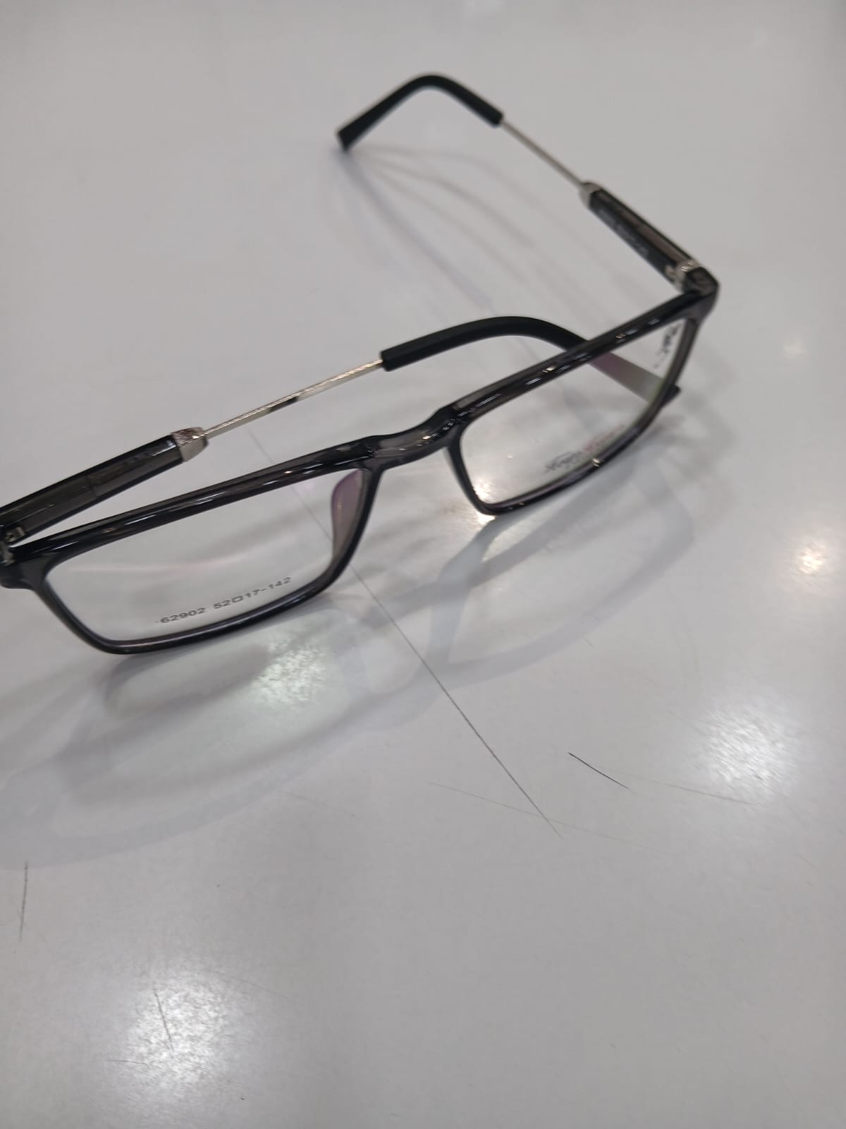 EYEGLASS - Gray Thumbnail