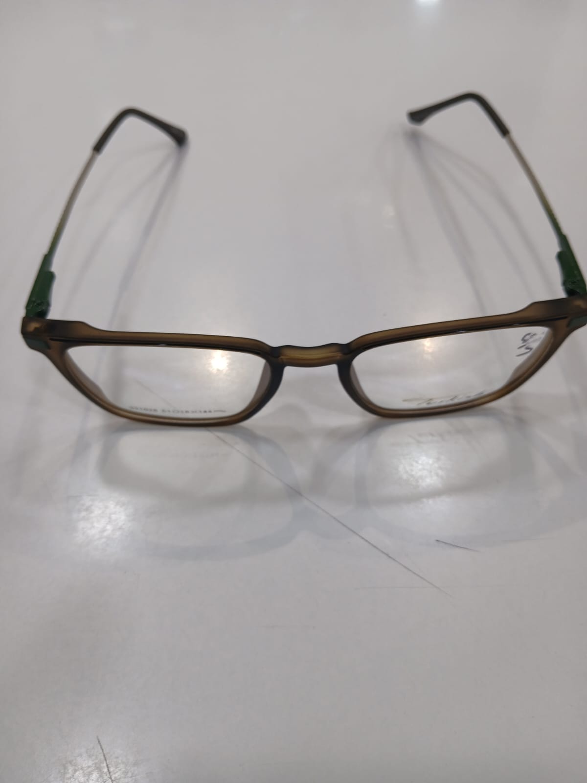EYEGLASS - Gray Thumbnail