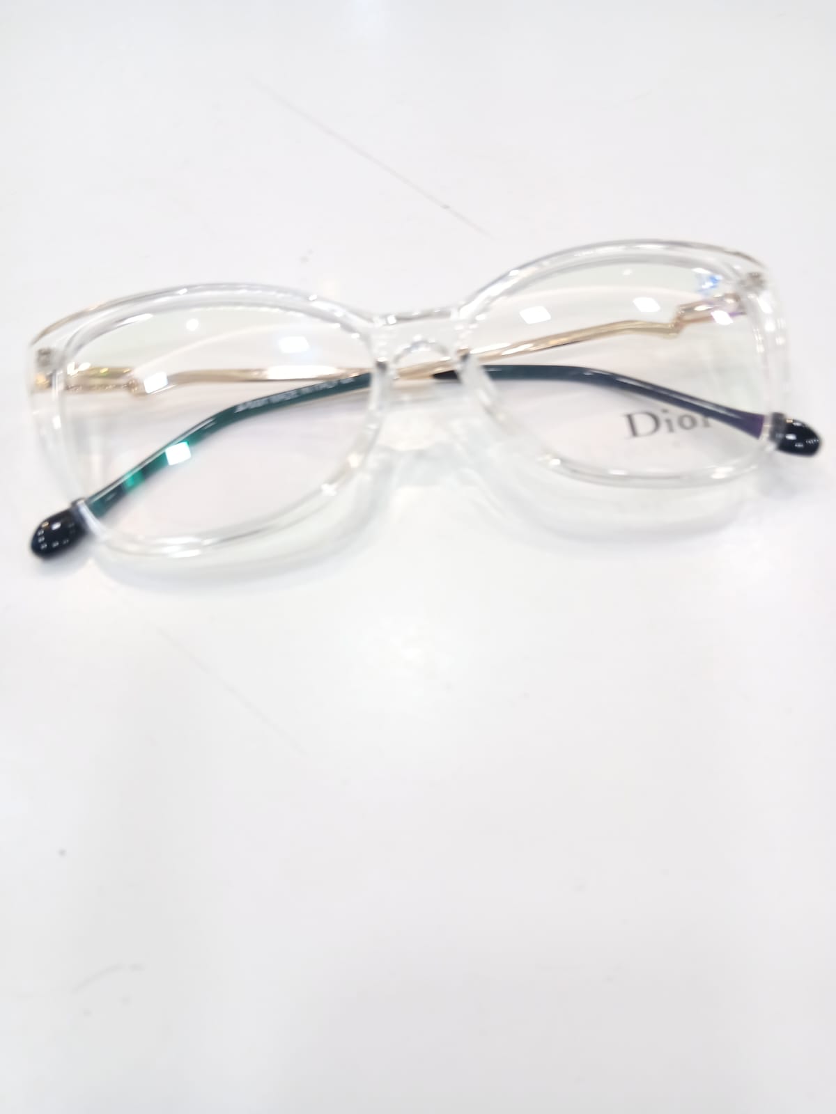 EYEGLASS - White