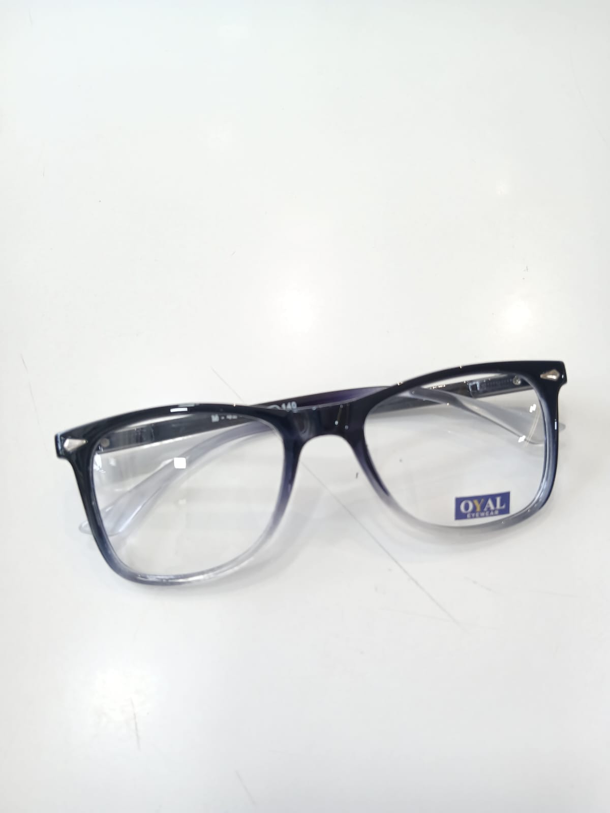 EYEGLASS - Gray Thumbnail