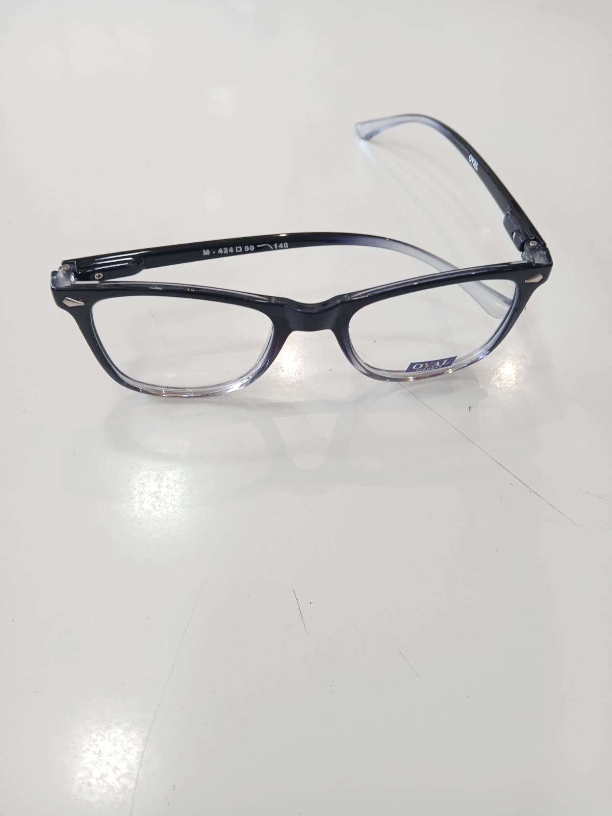 EYEGLASS - Gray Thumbnail