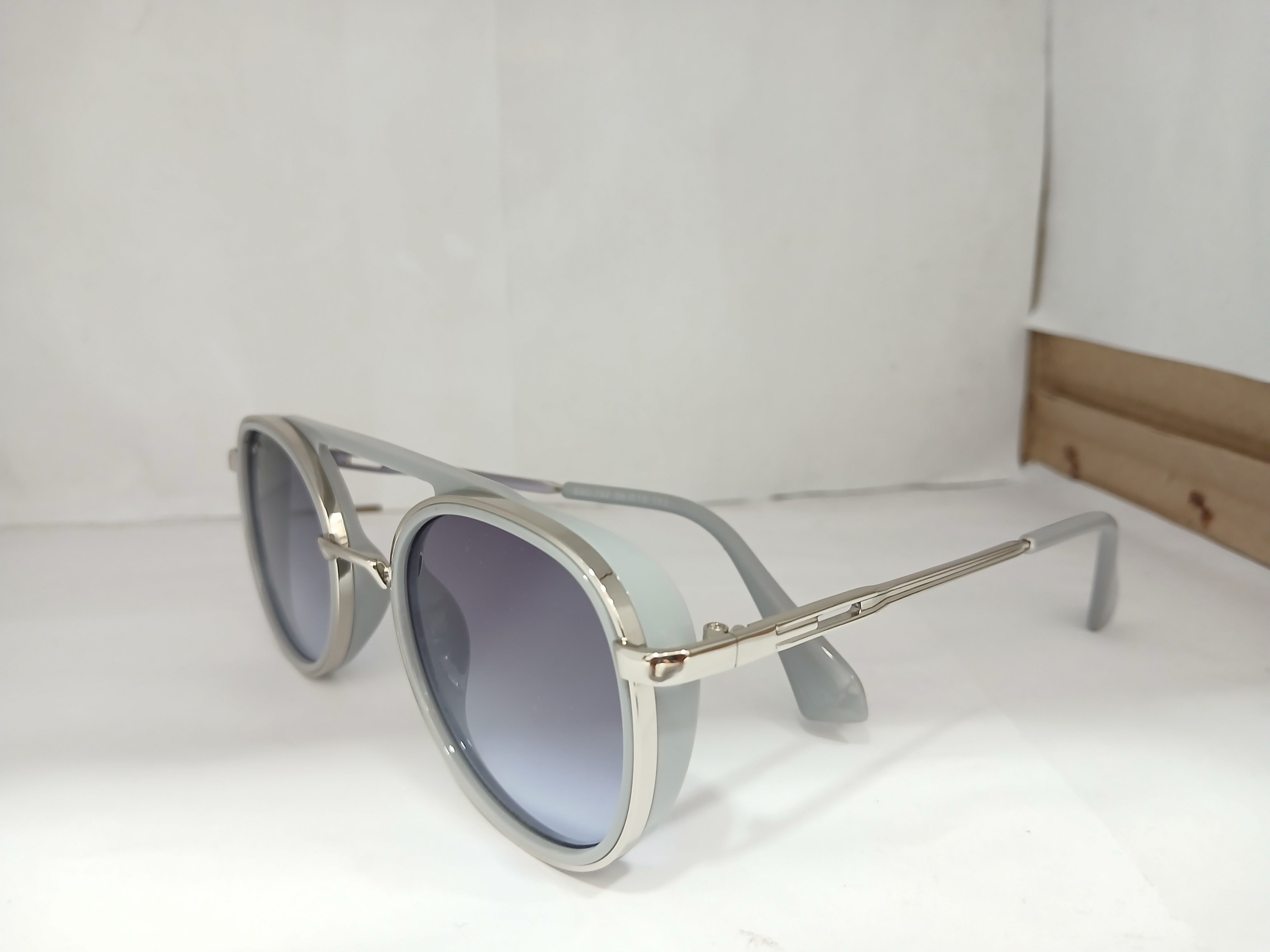 sunglasses - Gray - Thumbnail