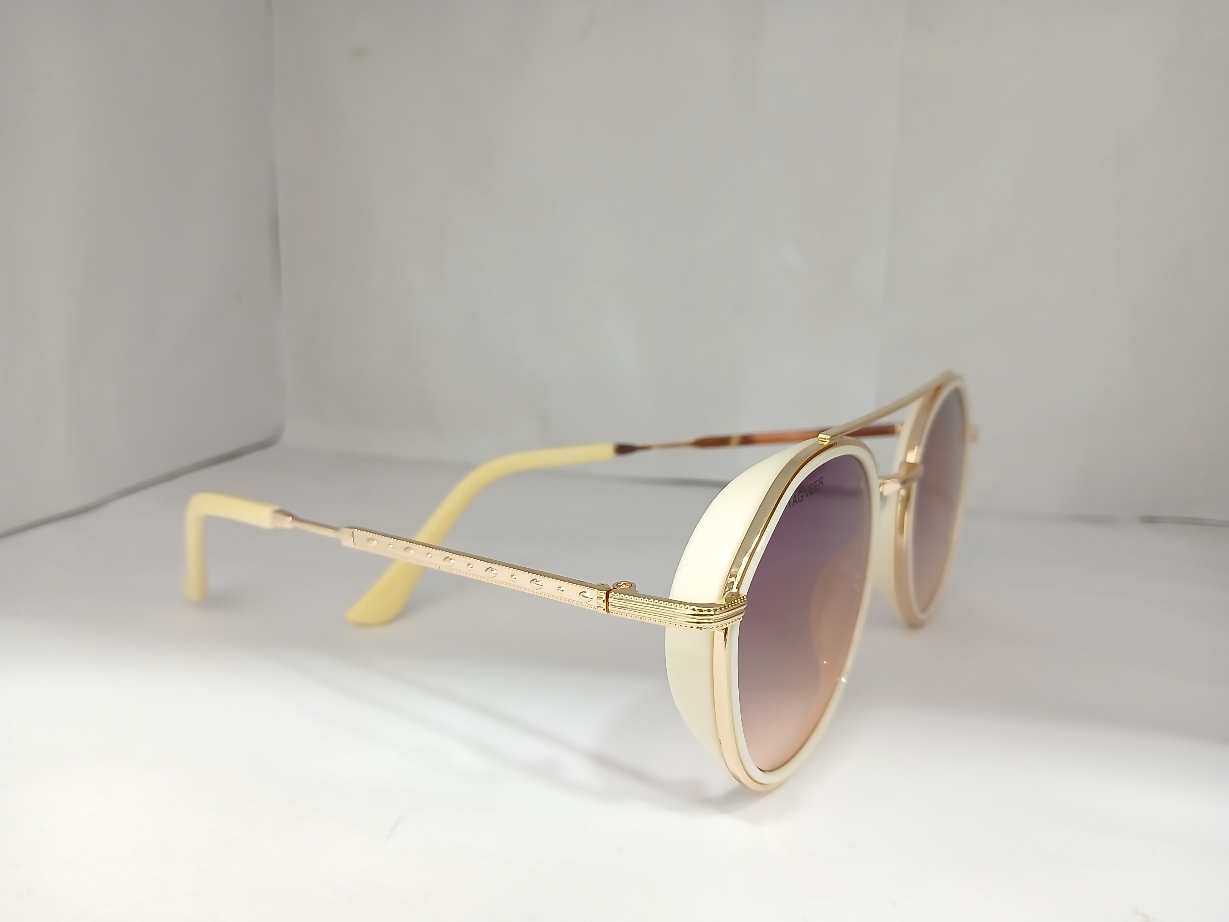 sunglasses - White - Thumbnail