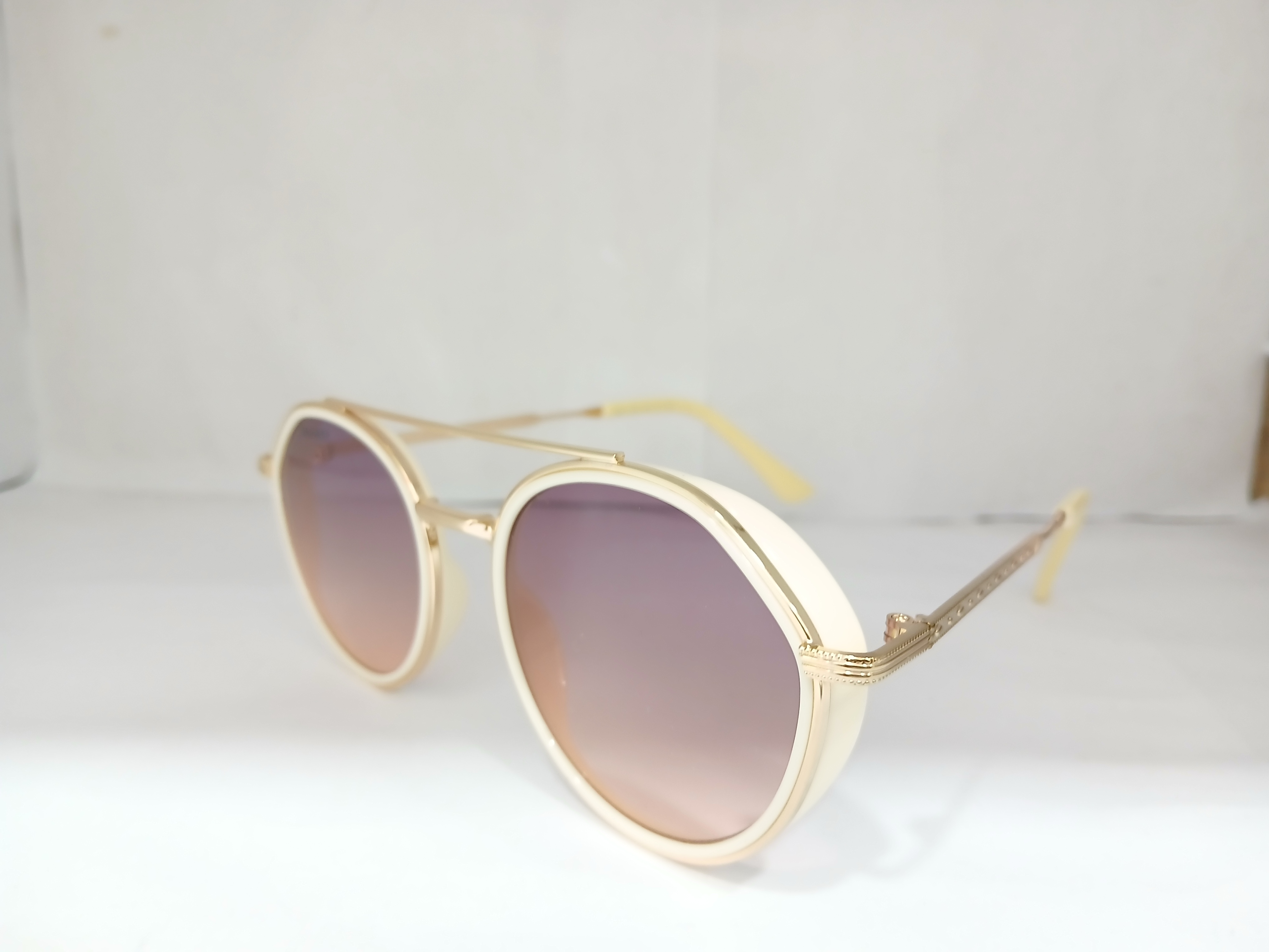 sunglasses - White - Thumbnail
